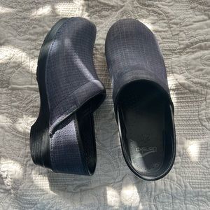 Dansko clog plaid blue. Size 41 (10 1/2)